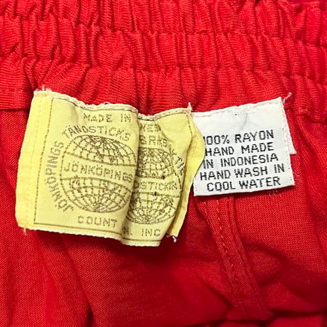 【USED】90's RED SHORTS with EMBROIDERED TRIM