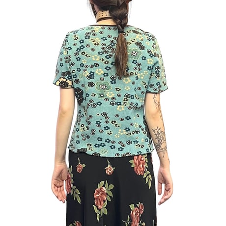 【USED】00s isabal D. Y2K FLOWER PATTERN KNIT TOP