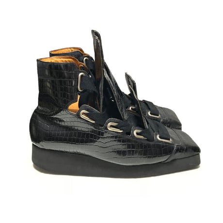 【USED】90'S VIVIENNE WESTWOOD CROCODILE PATTERN BREAKER SHOES