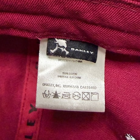 【USED】00's OAKLEY Skull Icon Distressed Red Cap