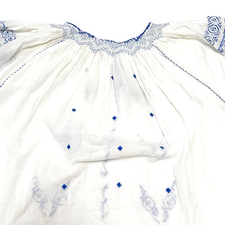 【USED】VINTAGE ROMANIAN EMBROIDERED SMOCK BLOUSE