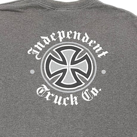 【USED】90'S-00'S INDEPENDENT TRUCK COMPANY OLD ENGLISH T-SHIRT