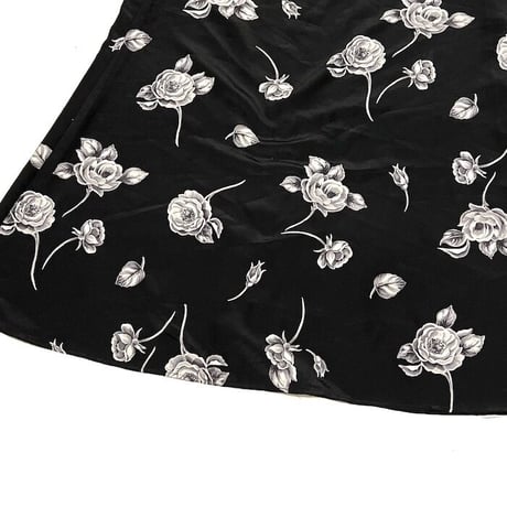 【USED】80'S TRAGICALLY HIP BLACK & WHITE ROSE PATTERN LONG SKIRT