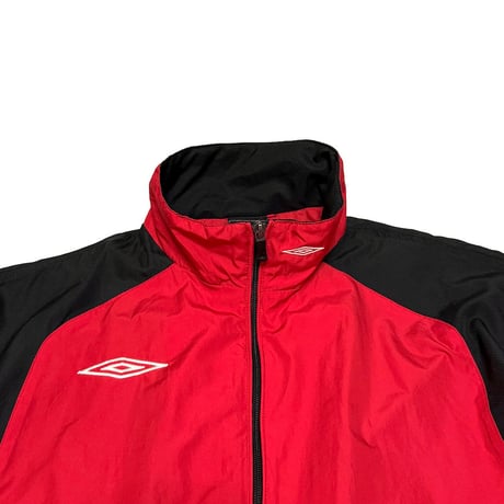 【USED】00's UMBRO LIGHT SHELL JACKET RED