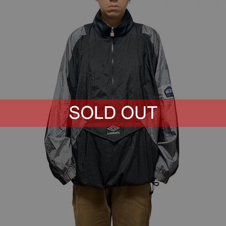 【USED】90'S OLD UMBRO OVERSIZED HALF-ZIP NYLON PULLOVER JACKET