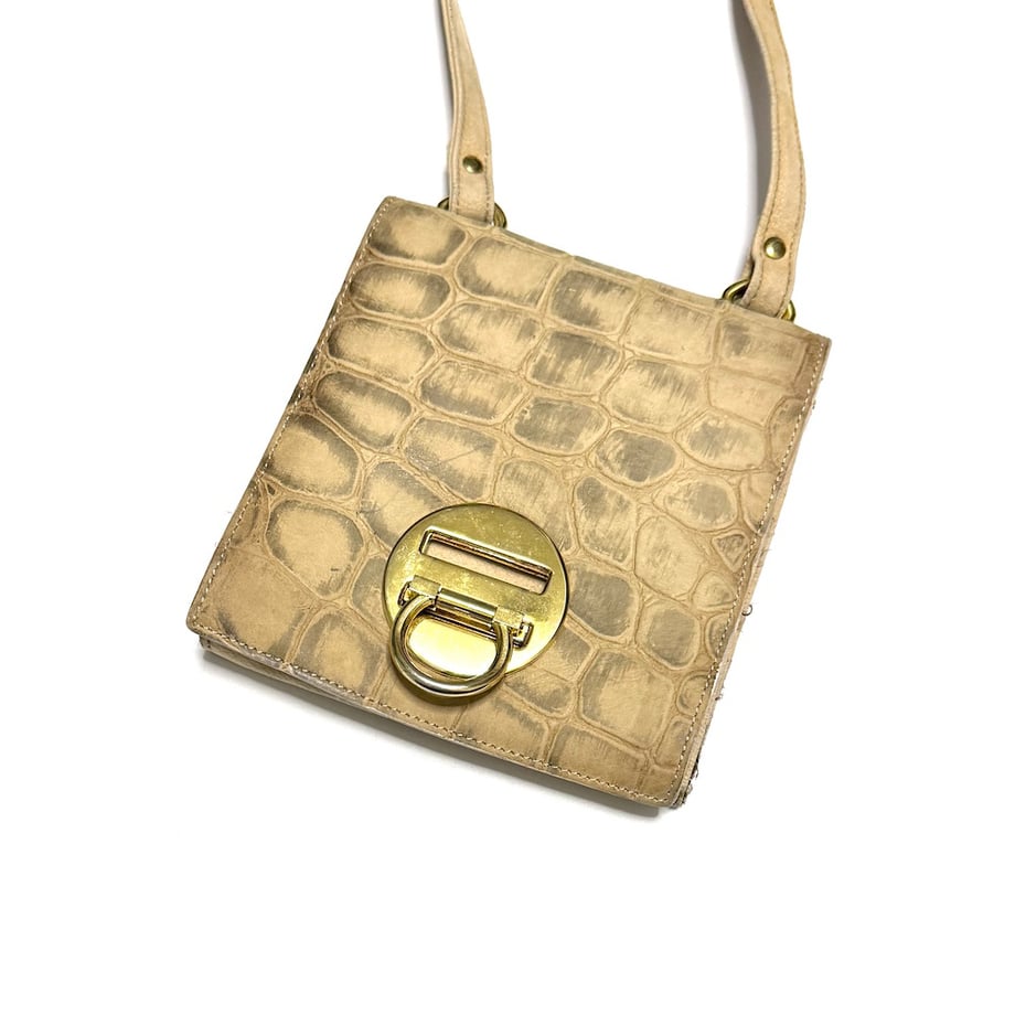 692ecd975a1afd46a0aed599