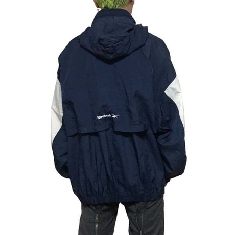 【USED】90'S REEBOK NYLON JACKET EMBROIDERY ON THE SLEEVE