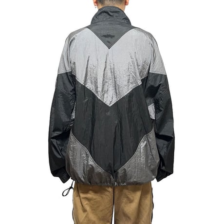 【USED】90'S OLD UMBRO OVERSIZED HALF-ZIP NYLON PULLOVER JACKET