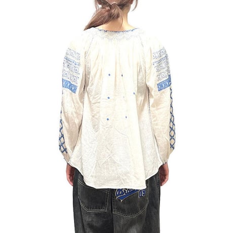 【USED】VINTAGE ROMANIAN EMBROIDERED SMOCK BLOUSE