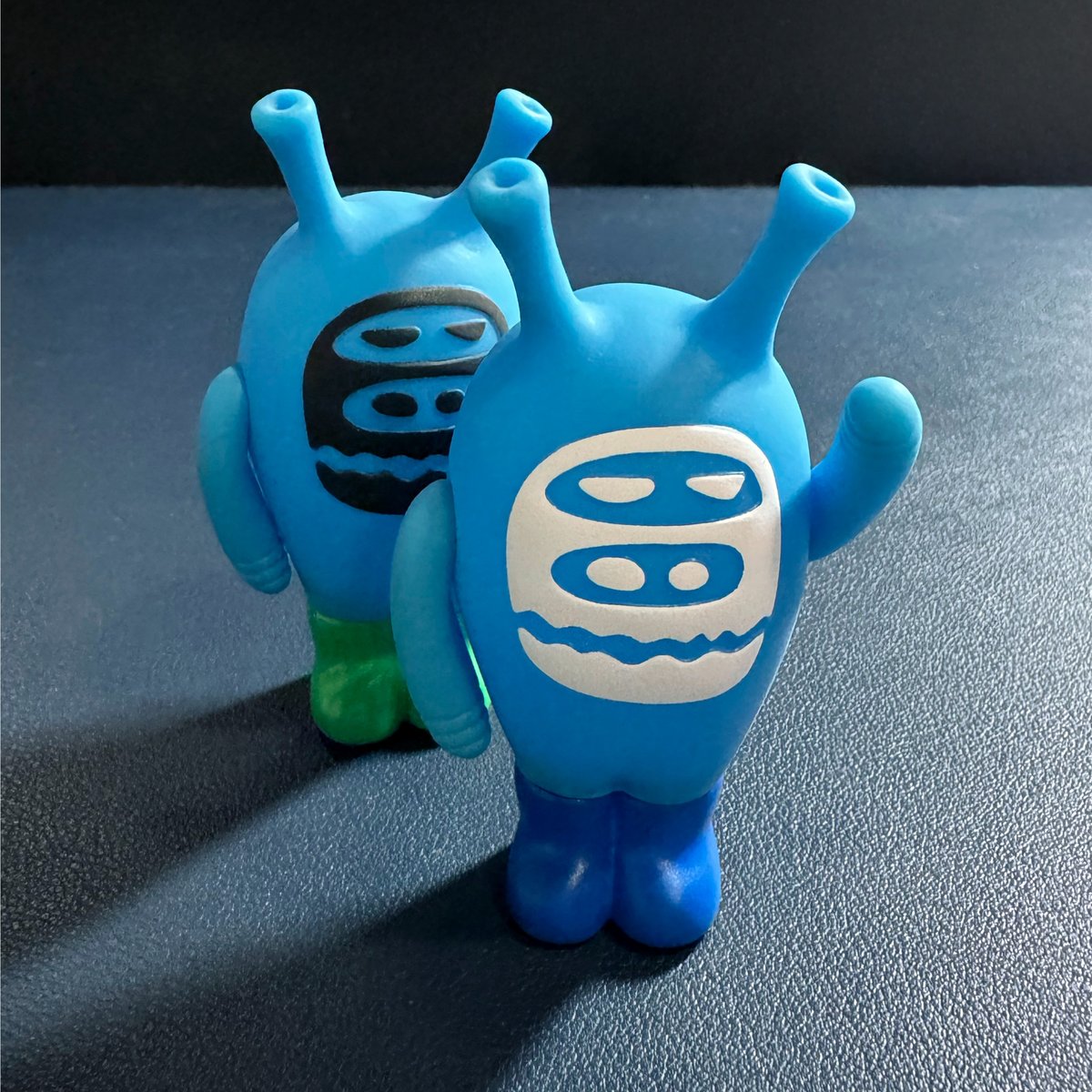 HELLA_Blue / White Masked | kizm channel