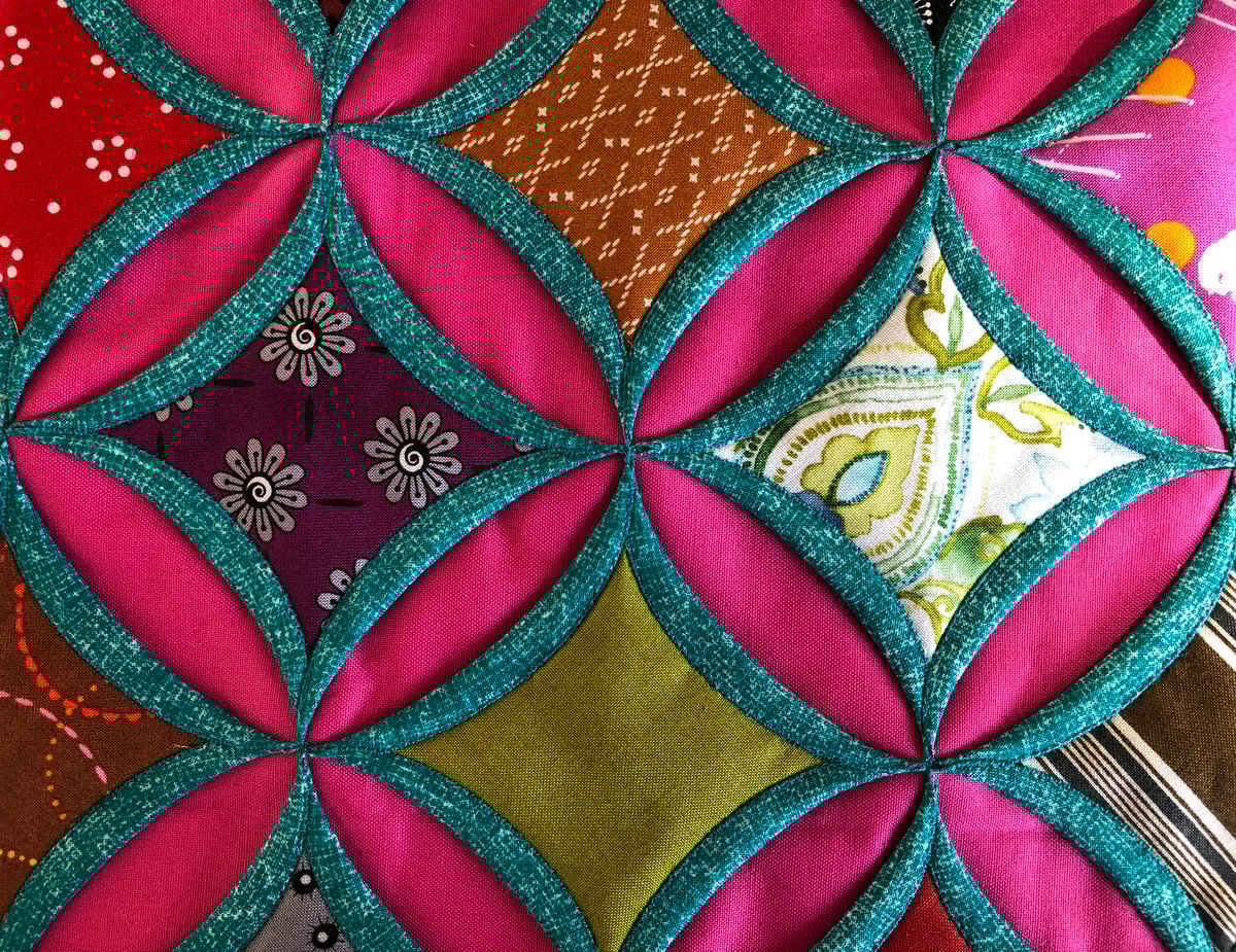 アンティークキルト✴︎カテトダルウィンドウ Cathedral window Quilt bookカテドラルウィンドウキルト本 | Qu