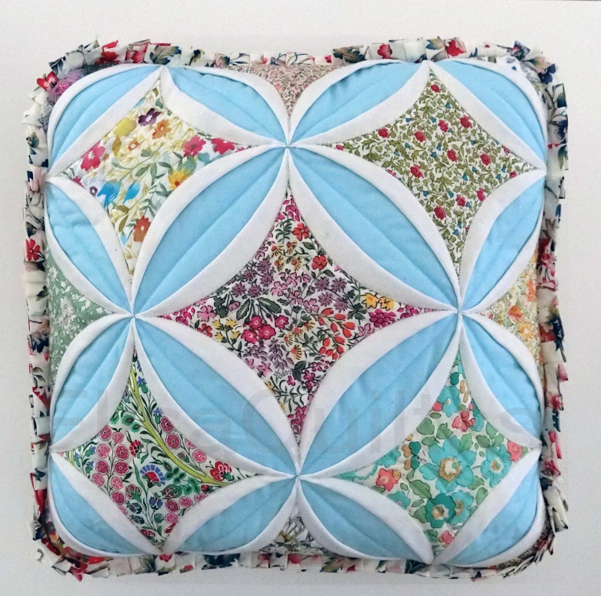 アンティークキルト✴︎カテトダルウィンドウ CATHEDRAL WINDOW QUILT カテドラル ウィンドウキルト1から5の