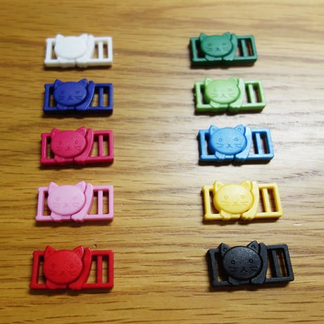 猫のプラスチックバックルとコキカン10mm用の色とりどり10個ずつ