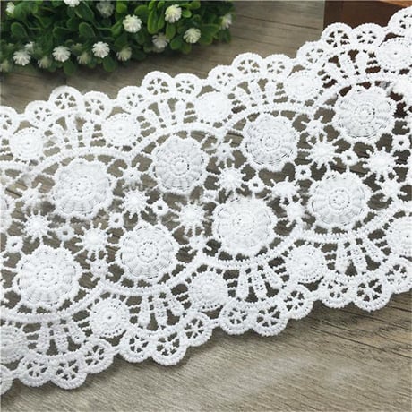 お花のウェーブ刺繍レース　8cm幅約85センチカット