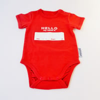 DRIBBLE "HELLO MY NAME IS" ロンパース / RED