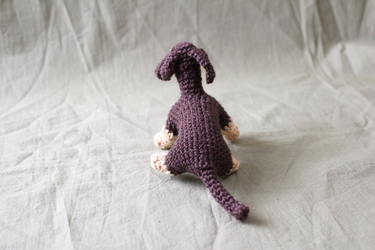 ダックスフントあみぐるみ編み図 / Dachshund amigurumi pattern |