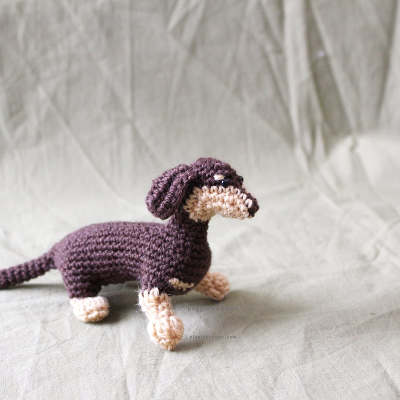 ダックスフントあみぐるみ編み図 / Dachshund amigurumi pattern |
