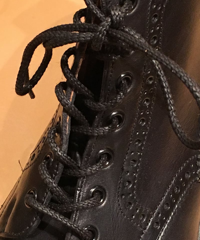 Black shoelaces for Tricker's boots and others