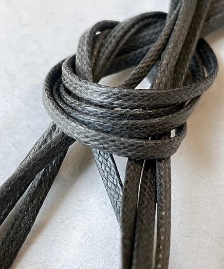 Dark Gray Flat Shoelaces with Agret /●紐先金具込み/ ダークグレー / ロウ引き3mm幅平紐/ 長さ指定可