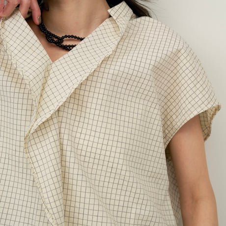 【CHIGNON】[1263-632MK] ﾗｲﾝﾌﾛﾝﾄｶｰﾌﾞﾍﾑｼｬﾂPO