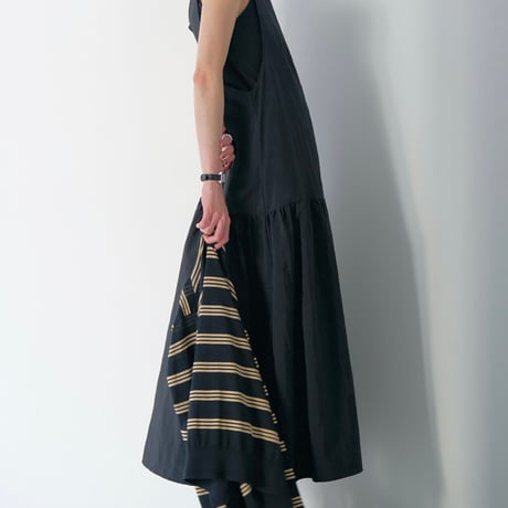 【CHIGNON】[5263-659YM] ﾊﾞｯｸｸﾛｽﾃｨｱｰﾄﾞOP