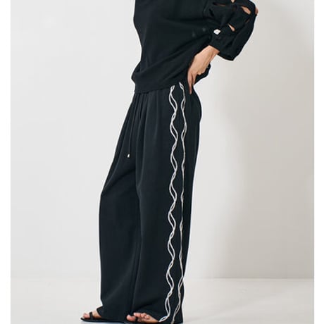 【YENN】[Y261-32004] CODE EMBRO PANTS