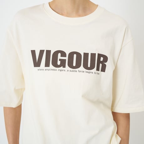 【CHIGNON】[8461-102KK] ”VIGOUR”ﾌﾟﾘﾝﾄTee