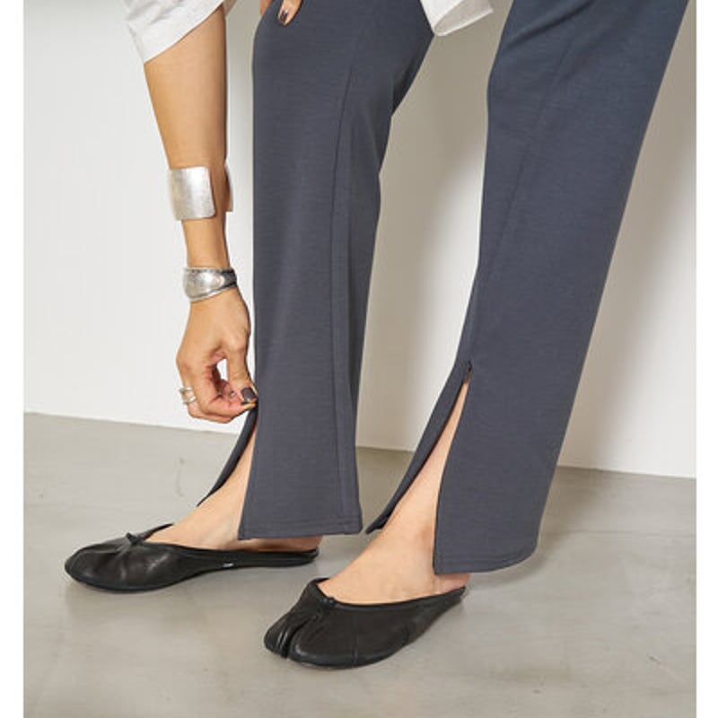 YENN】[Y252-32031] FRONT SLIT FLARE PT | CUTE D
