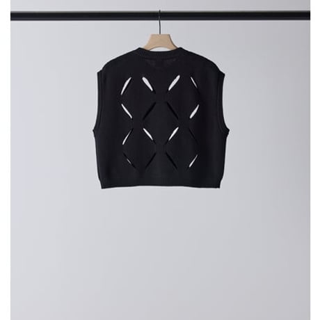【YENN】[Y261-91012] CUT OUT PATTERN VEST