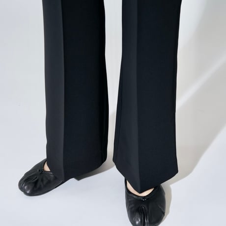 【CHIGNON】[3264-061YM] ｾﾝﾀｰﾌﾟﾚｽﾂｲﾙﾌﾚｱPT