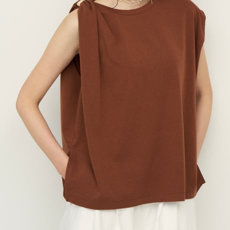 【CHIGNON】[8262-398GS] ﾒﾀﾙｸﾘｯﾌﾟ付きﾀｯｸTOPS
