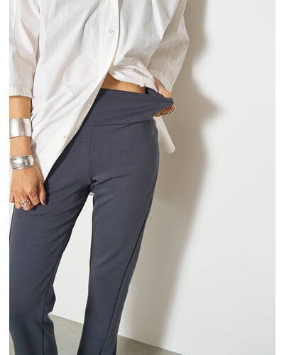 YENN】[Y252-32031] FRONT SLIT FLARE PT | CUTE D