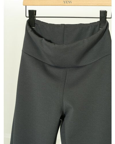 YENN】[Y252-32031] FRONT SLIT FLARE PT | CUTE D