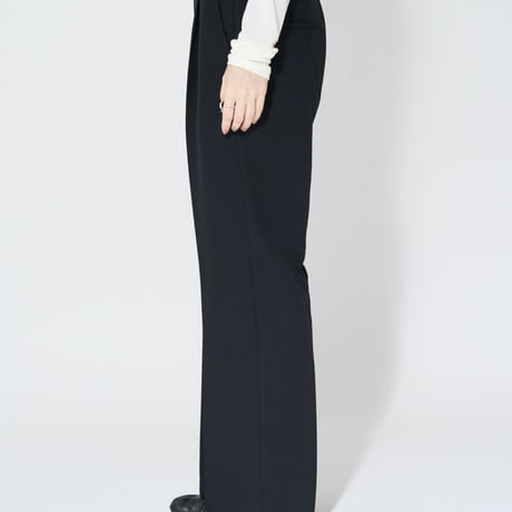 【CHIGNON】[3264-061YM] ｾﾝﾀｰﾌﾟﾚｽﾂｲﾙﾌﾚｱPT