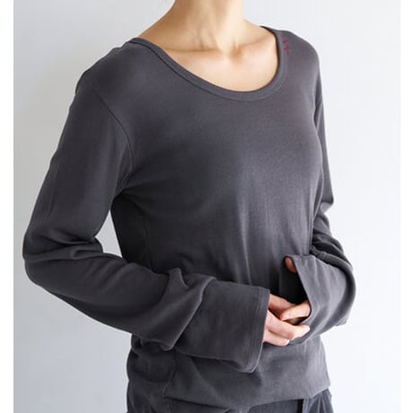 【YENN】[Y263-82089] U-NECK LONG TEE