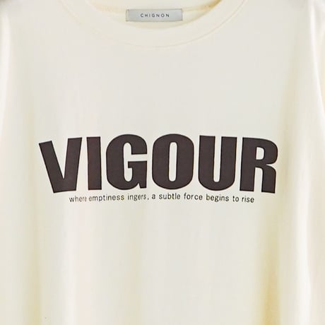 【CHIGNON】[8461-102KK] ”VIGOUR”ﾌﾟﾘﾝﾄTee