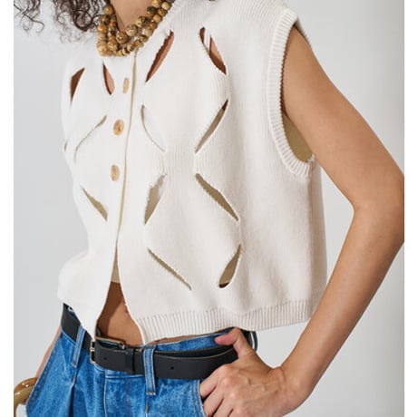 【YENN】[Y261-91012] CUT OUT PATTERN VEST