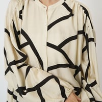 【CHIGNON】[5961-019KK] ﾗｲﾝﾌﾟﾘﾝﾄｼｬﾂOP