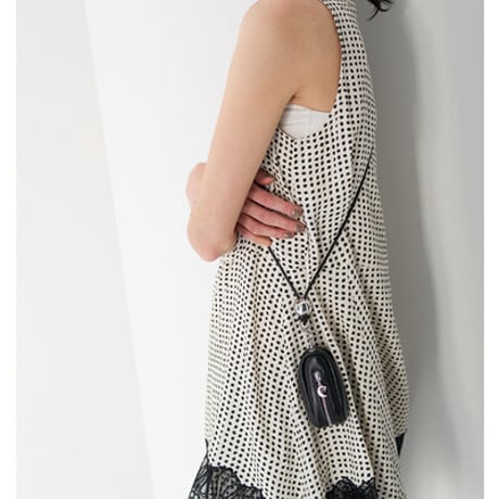 【CHIGNON】[0063-739SH] ﾎﾟｰﾁﾈｯｸﾚｽ&ｷｰﾎﾙﾀﾞｰ（ブラック×シルバー）