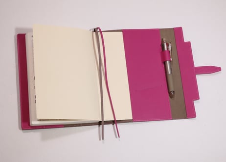 手帳カバー［A5/ほぼ日手帳カズンサイズ］T876 グレージュ/ピンク