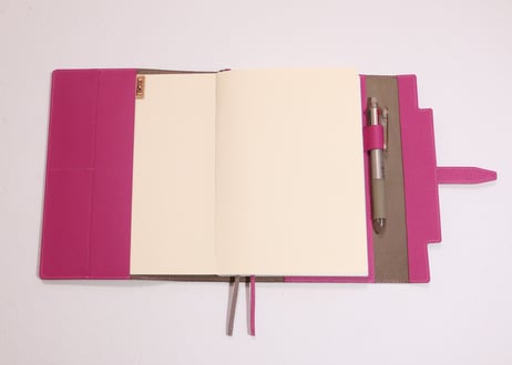手帳カバー［A5/ほぼ日手帳カズンサイズ］T876 グレージュ/ピンク