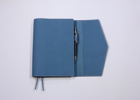 手帳カバー［A5/ほぼ日手帳カズンサイズ］T888　くすみブルー/チョコレートブラウン