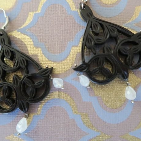 黒檀ヌーボーピアス　、　Bijoux  Kei