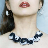 リボンジュエリー、メビウスネックレス、BK×Gコンビ、CHIKAKO　YAJIMA