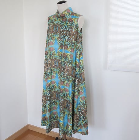 Bi'sオリジナルワンピース　Bi's Closet　スタンドカラー　ブルー＆ブラウン