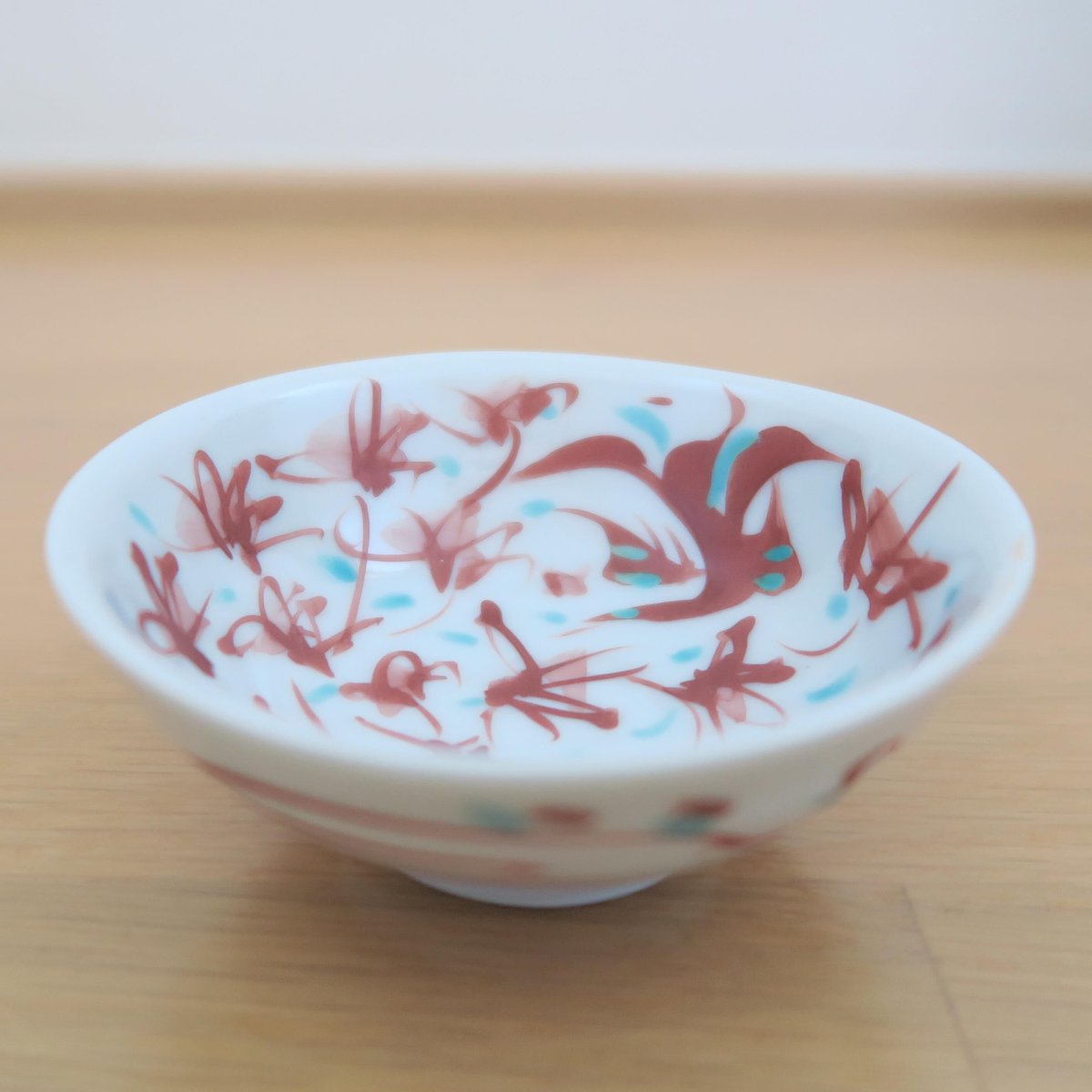 赤地健・ぐい吞み、九谷焼 赤地陶房、金沢 | Bi's Japanese Gifts