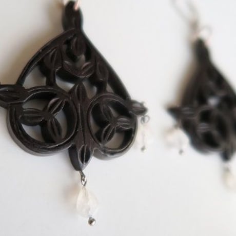 黒檀ヌーボーピアス　、　Bijoux  Kei