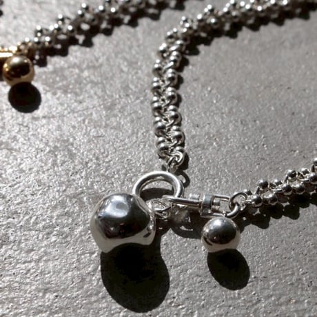 Pome chain necklace