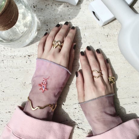 Drape pinky ring