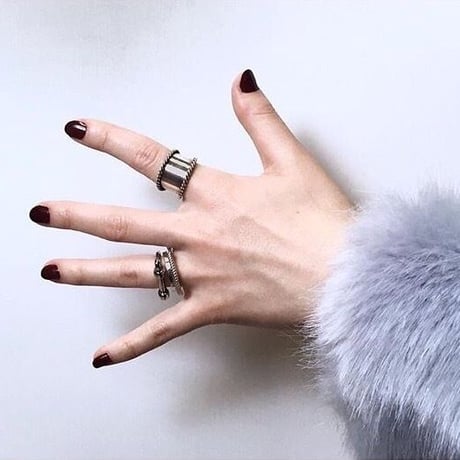 Twist hoop ring